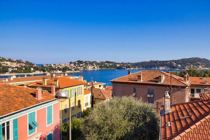 Gîte pour 2 personnes, avec Balcon ainsi que Terrasse et Vue dans Office De Tourisme De Villefranche Sur Mer