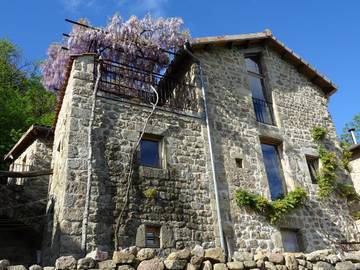 Hôtel pour 10 personnes, avec jardin à Gluiras