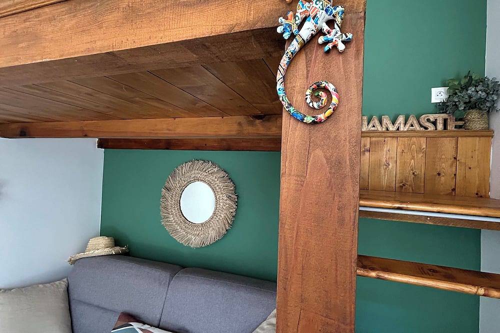 Ganze Wohnung, 30 m2 in a Villa - Grand Ajaccio in Peri, Ajaccio und Umgebung