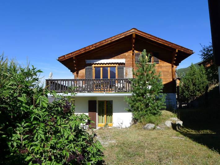 Chalet für 8 Personen, mit Balkon und Terrasse sowie Garten und Ausblick in Grächen