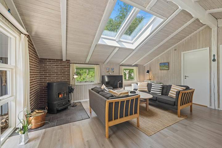 Idyllic holiday home set in peaceful natural grounds in Blåvand in Blavand, Región de Varde