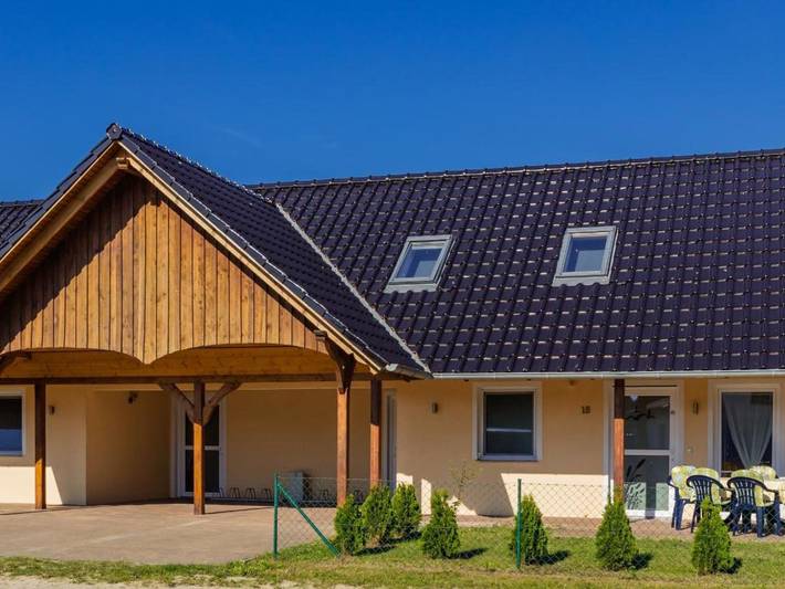 Ferienwohnung für 6 Personen, mit Terrasse und Garten in Mölschow - 2