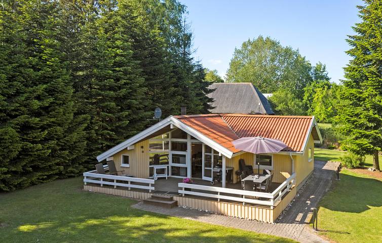 Ferienhaus für 8 Personen, mit Terrasse und Sauna sowie Whirlpool, mit Haustier auf Langeland