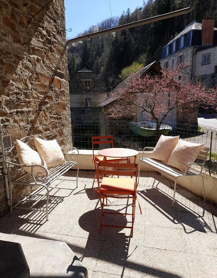 Appartement entier, Three-Bedroom Apartment with Water View in Estaing (Aveyron), Parc naturel régional de l'Aubrac