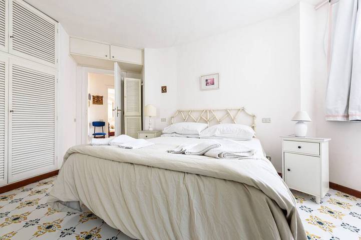 Haus an der Küste von Forio, im Grünen, nur 5 Minuten vom Zentrum Frei stehend. in Forio, Ischia