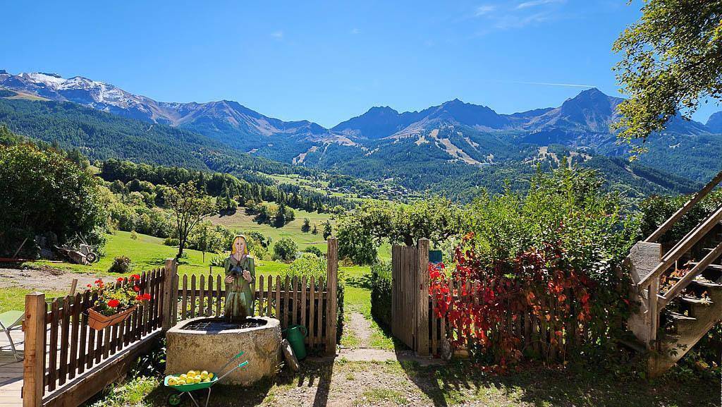 Casa de huéspedes para 5 personas con jardín in Enchastrayes, Región de Barcelonnette