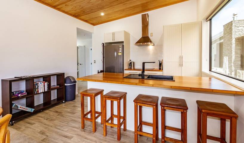 Holiday home for 16 people, with terrace in Ohakune
