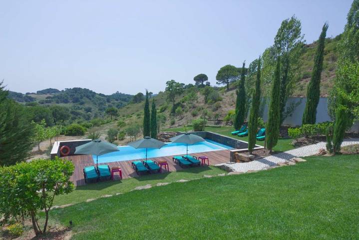 Maison d’hôte pour 12 personnes, avec Balcon et Jacuzzi ainsi que Terrasse et Jardin à Setúbal