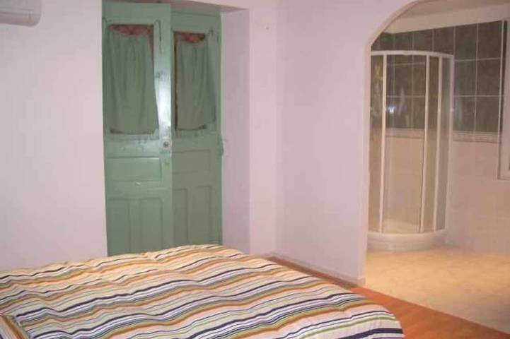 Gîte pour 10 personnes, avec Balcon et Jardin à Caylus - 4