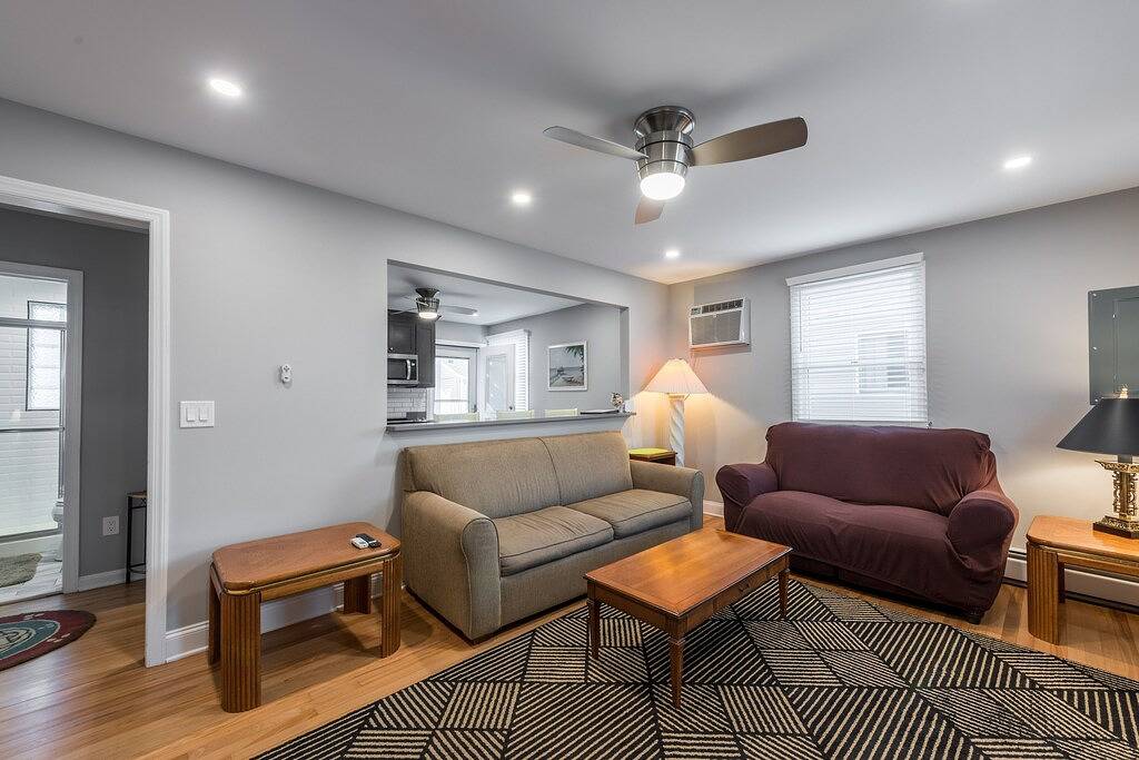 2019 Lavallette: 6 Schlafplätze, Wi-Fi, Klimaanlage, neue Außendusche, Walk 2 Beach, Sauber !! in Toms River, Ocean County