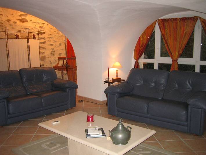 Gîte pour 3 personnes, avec terrasse ainsi que piscine et jardin dans Privas - 3