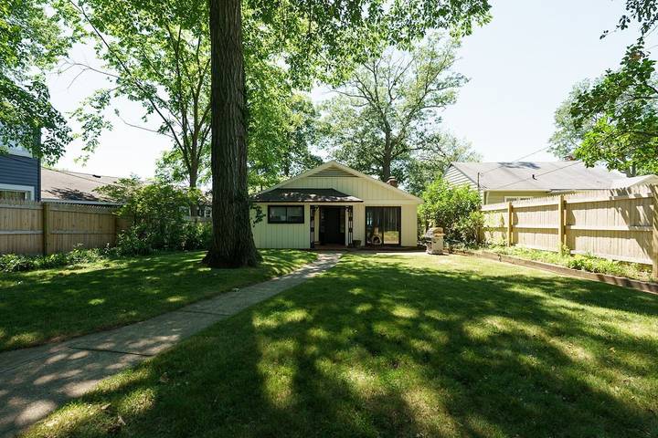 Vacation rental for 9 people, with pets in Kalamazoo County