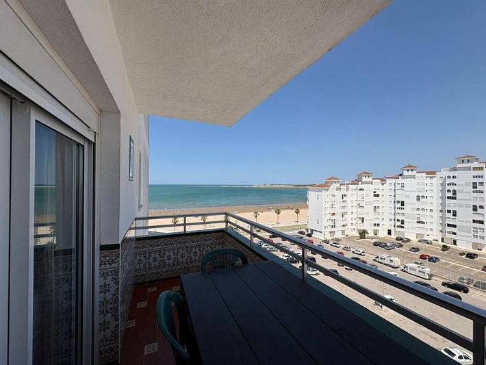 Apartamento para 6 personas, con terraza además de piscina y vistas en Valdelagrana