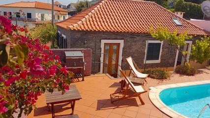 Gîte pour 3 personnes, avec jardin ainsi que piscine et vue à Ponta Do Pargo