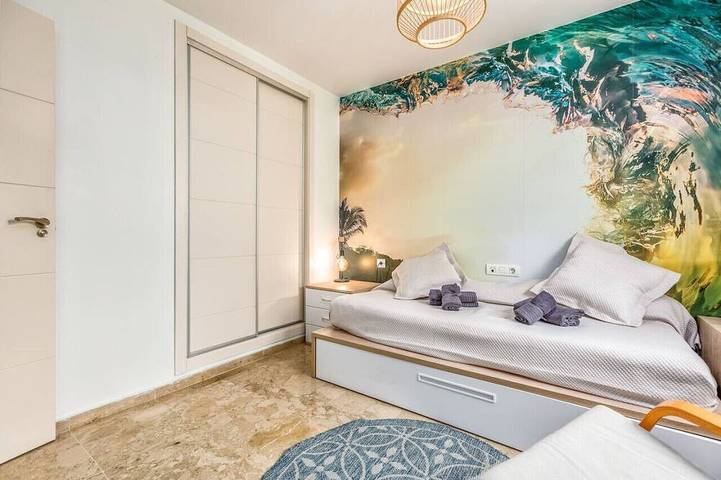 Appartement entier, Relax in our luxury home | Terrace, Pool & Parking in Playa de La Alcaidesa, San Roque