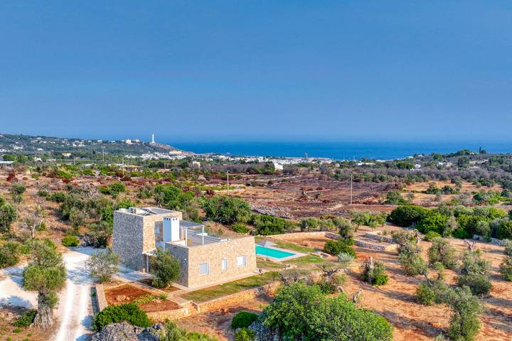 Fabulous modern villa on 3 levels, pool & sea view in Castrignano del Capo, Golfo de Tarento