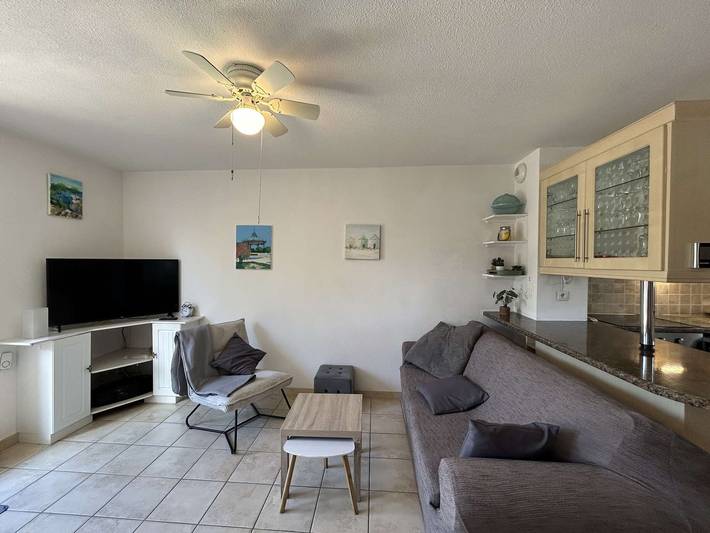 Gîte pour 4 personnes, avec terrasse et piscine dans Office De Tourisme De Narbonne Plage