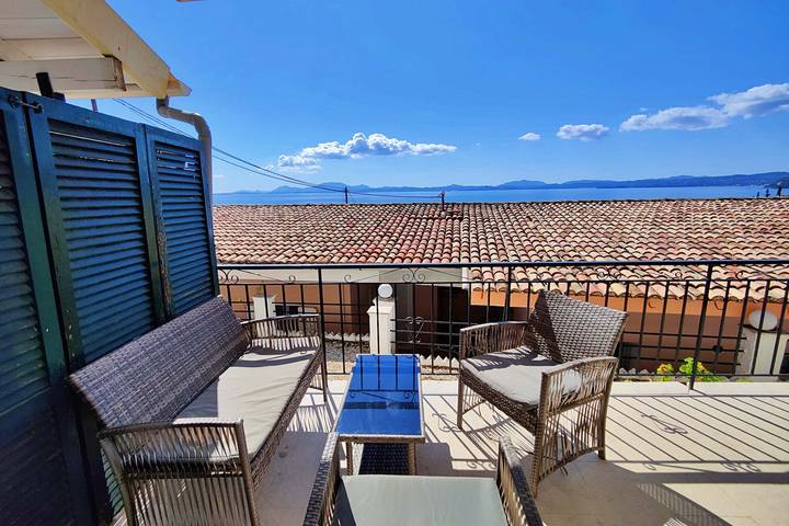 Villa für 4 Personen, mit Balkon und Pool in Griechenland