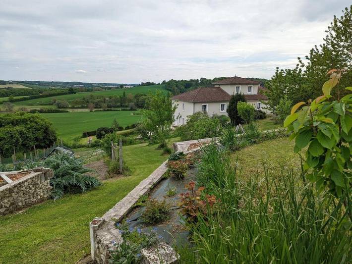 Location de vacances pour 4 personnes, avec terrasse et piscine à Montmoreau-Saint-Cybard - 4