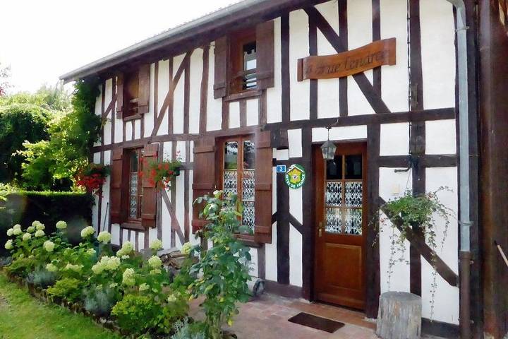 Gîte pour 6 personnes, avec terrasse à Puellemontier