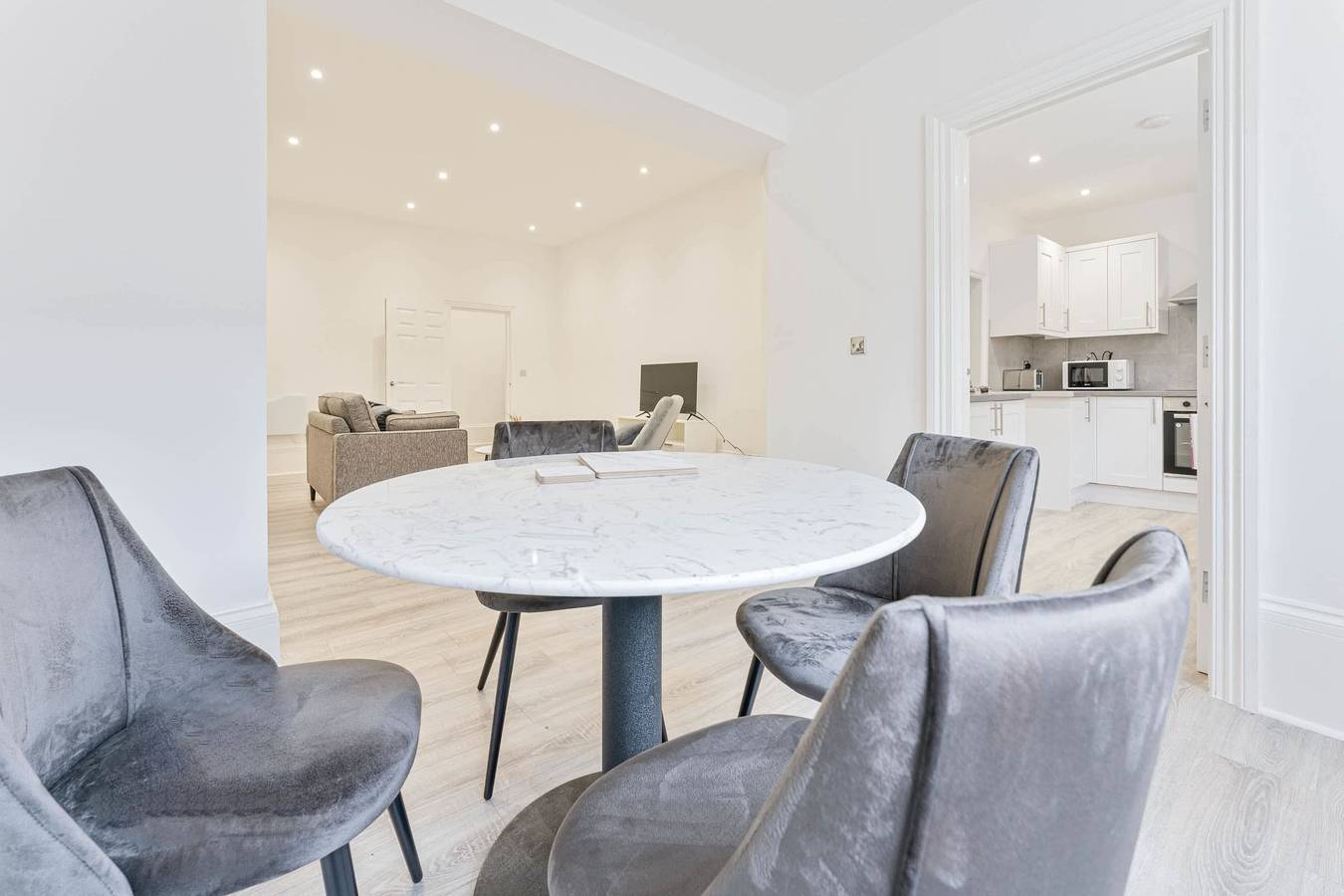 Apartamento entero, 1Br Apartment in central Cheltenham with Terrace in Cheltenham, Gloucestershire