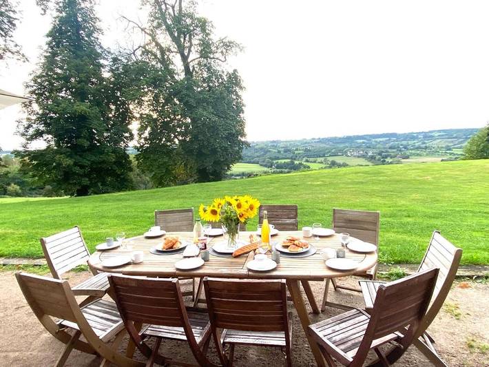 Maison de vacances pour 10 personnes, avec Balcon et Terrasse ainsi que Jardin et Piscine
