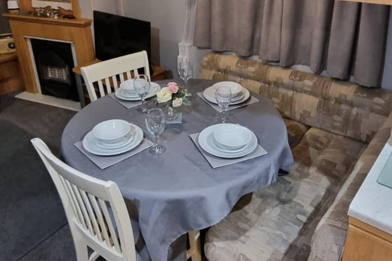 Caravan - Sleeps 6 - Pets Ok - Parking in Skegness, Lincolnshire