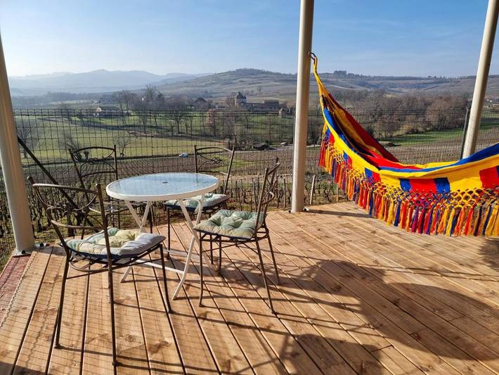 Gîte pour 4 personnes, avec vue ainsi que jardin et terrasse, animaux acceptés à Chaintré