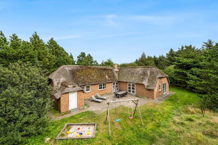 Ferienhaus für 11 Personen, mit Sauna und Terrasse sowie Whirlpool, mit Haustier in Vedersø Klit