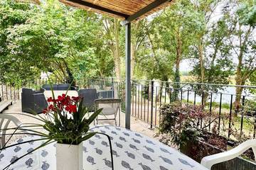 Gîte pour 6 personnes, avec terrasse à Écouflant