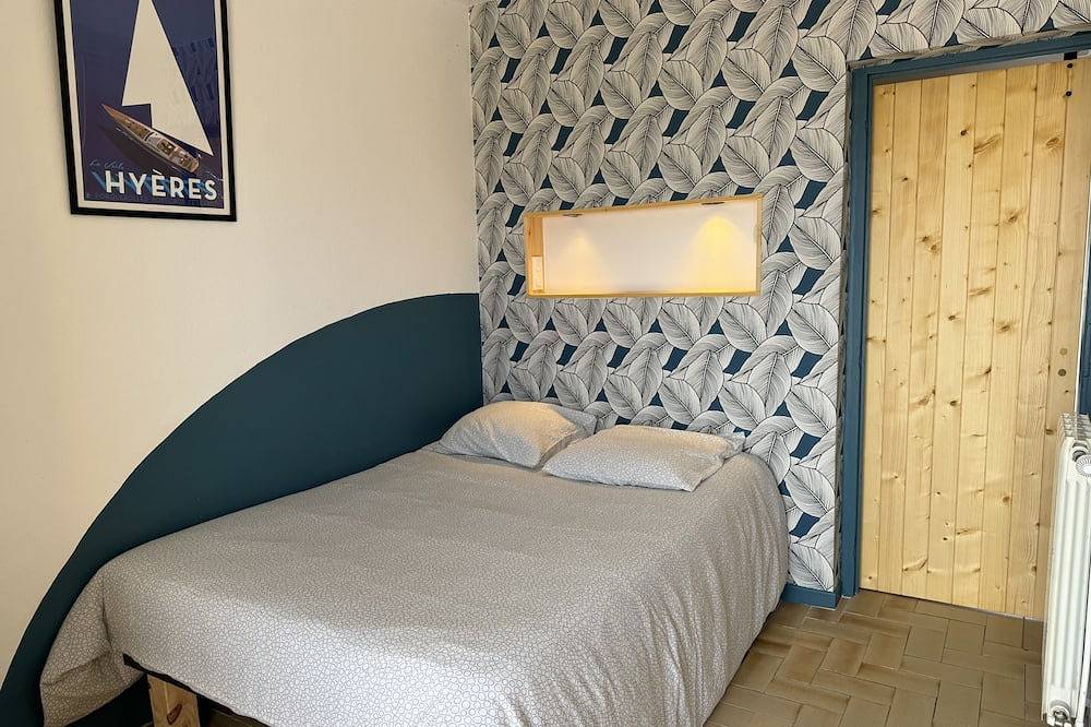 Ganze Wohnung, 28m2-Apartment-Familie-Ensuite mit Dusche-Meerblick in La Capte, Hyeres