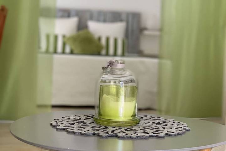 Gîte pour 3 personnes, avec jardin ainsi que piscine et sauna à Simiane-Collongue - 4