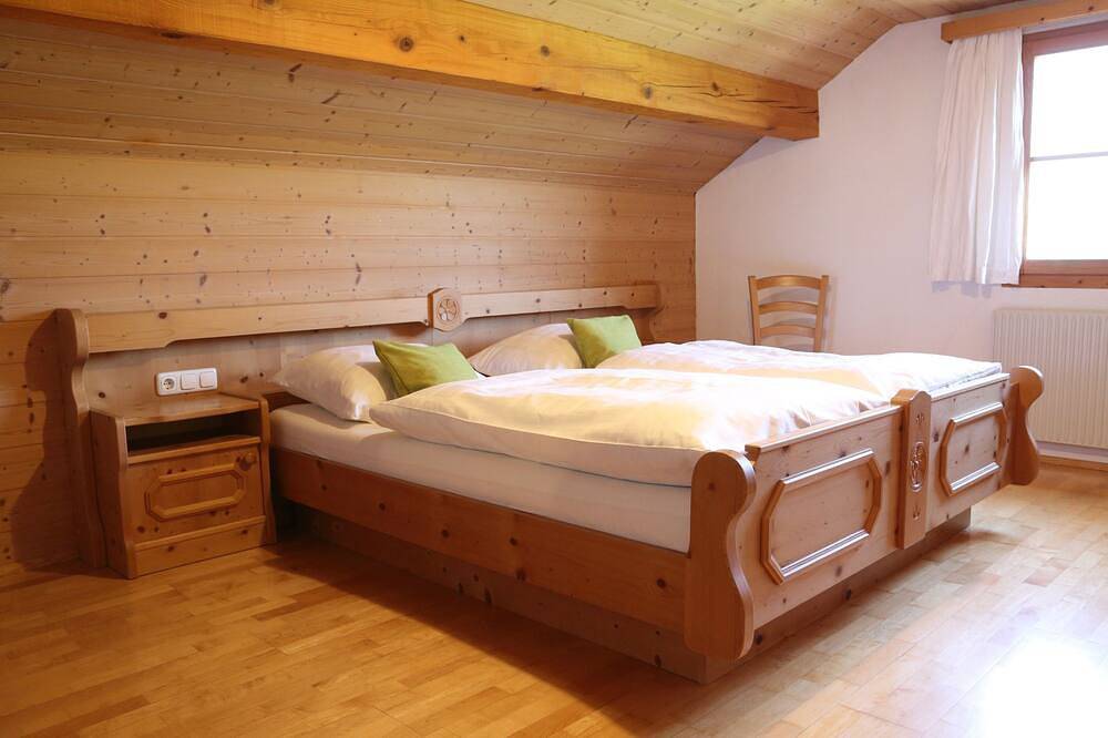 Ganze Wohnung, Ruhig und sonnig gelegene Ferienwohnung , 7 Gehminuten ins Dorfzentrum in Schwarzenberg, Bodensee-Vorarlberg