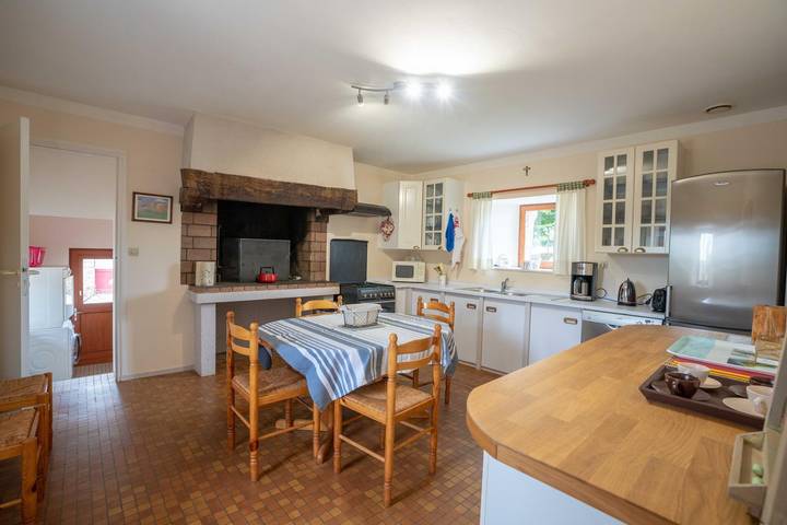 Gîte pour 6 personnes, avec jardin à Pléhédel - 3