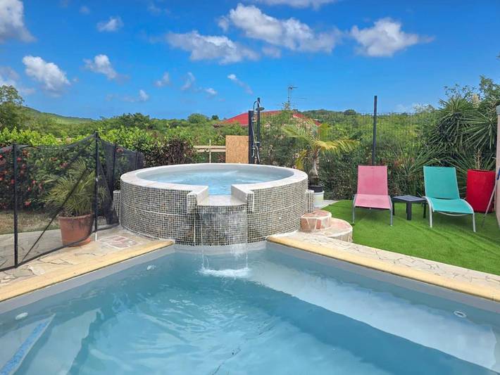 Villa pour 8 personnes, avec piscine ainsi que jacuzzi et jardin en Martinique - 3