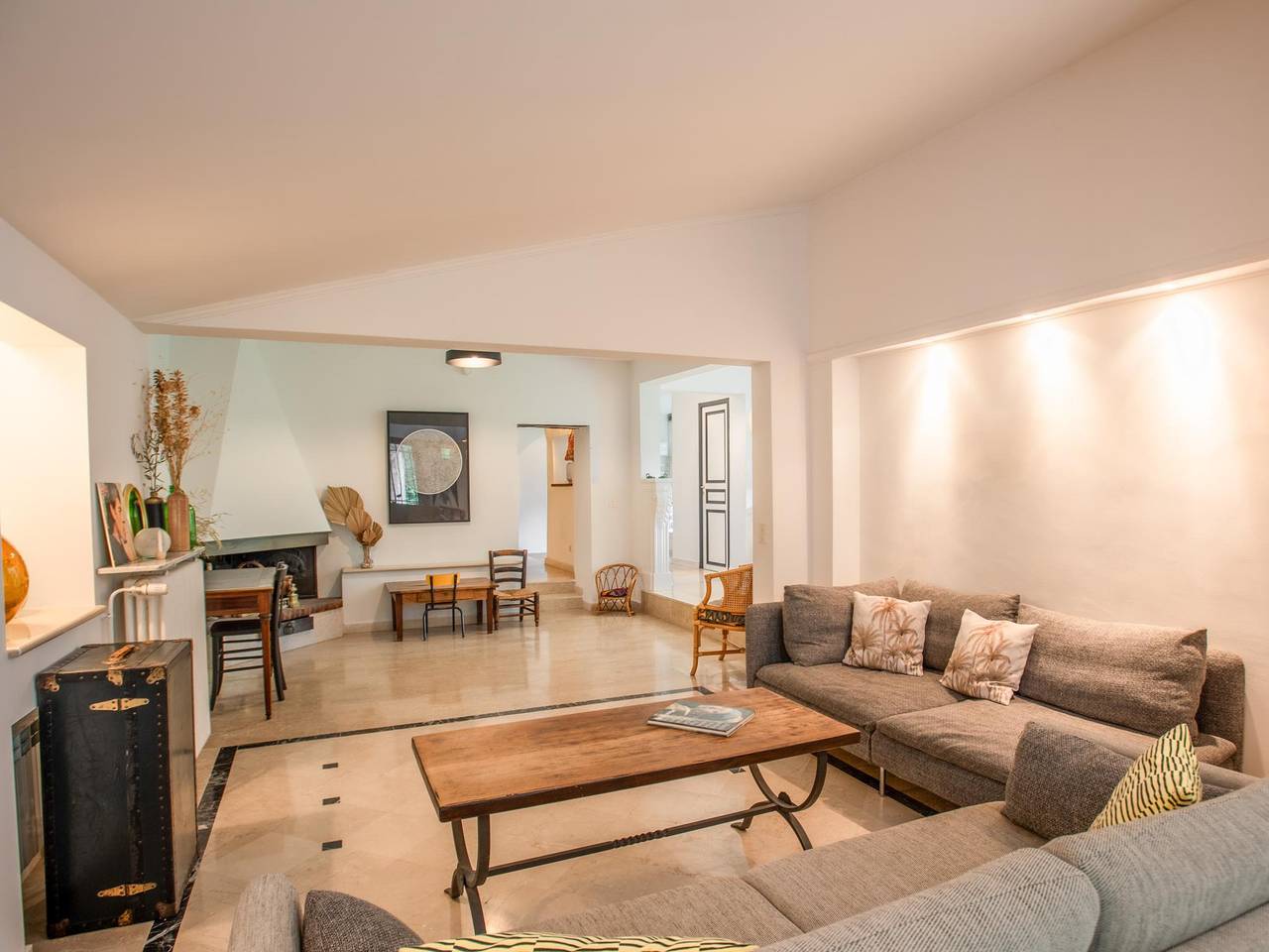 Charming stone house with airco and a large pool in Lorgues, Region de Draguignan
