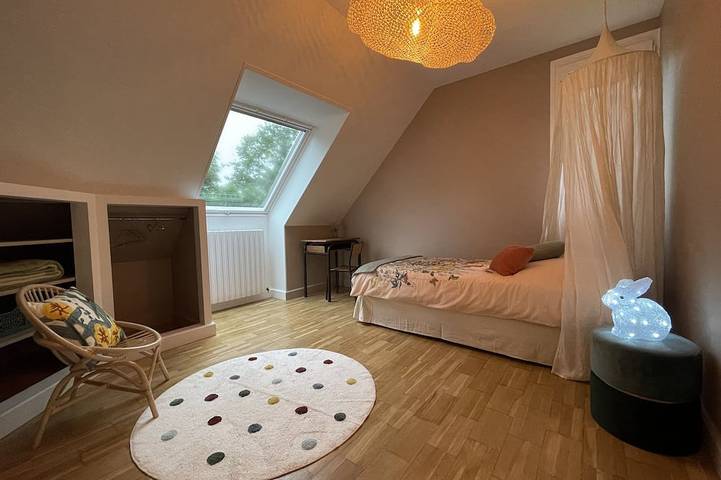 Renovated country house with a fireplace, near the forest in Le Mont-Saint-Adrien, Río Oise