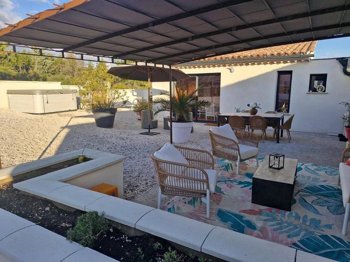 Gîte pour 2 personnes, avec vue et jardin, animaux acceptés à Saint-Étienne-les-Orgues - 2