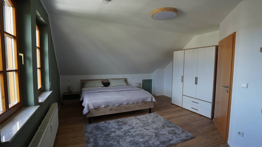 Ganze Wohnung, Ferienwohnung 'Honeygreen' in Bodenheim mit Pool, Terrasse und Wlan in Bodenheim, Landkreis Mainz-Bingen