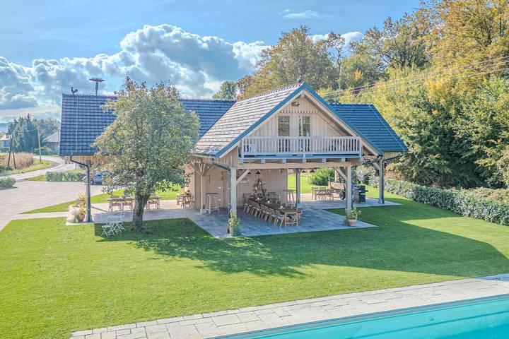 Hotel für 4 Personen, mit Pool und Terrasse