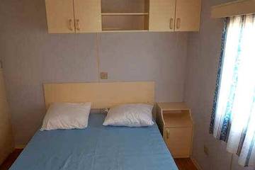 Camping pour 4 Personnes dans Penne-d'Agenais, Région de Villeneuve-sur-Lot, Photo 1