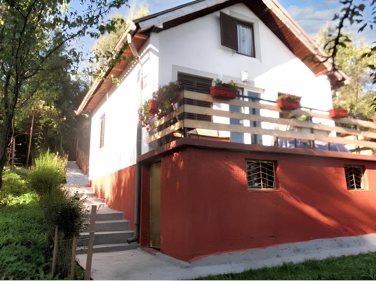 Gemütliches Haus in Jazvine mit Garten in Bosnien und Herzegowina