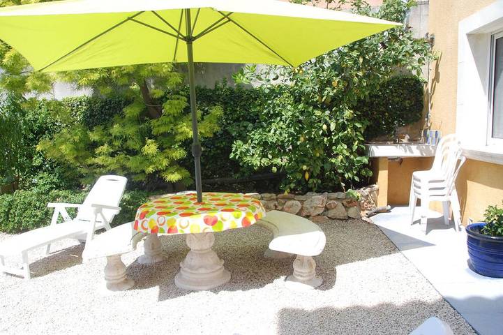 Ferienwohnung für 4 Personen, mit Garten und Terrasse in Bandol