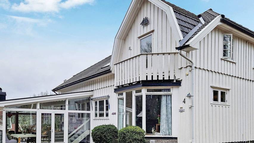Feriehus for 9 personer, med terrasse og hage i Larvik 