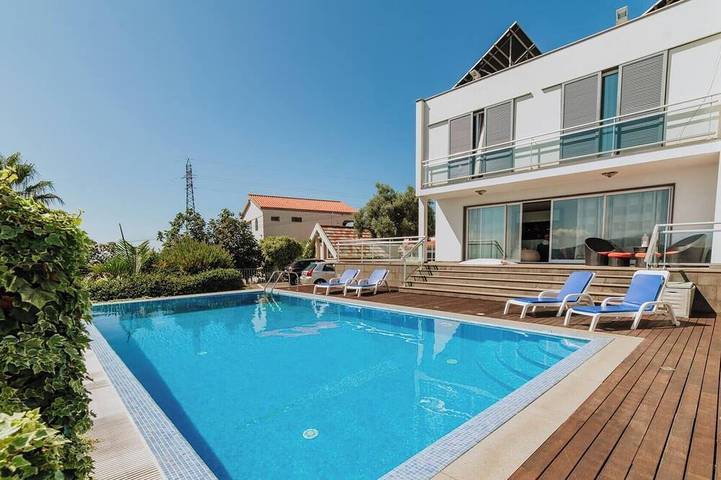 Bungalow für 9 Personen, mit Terrasse und Garten