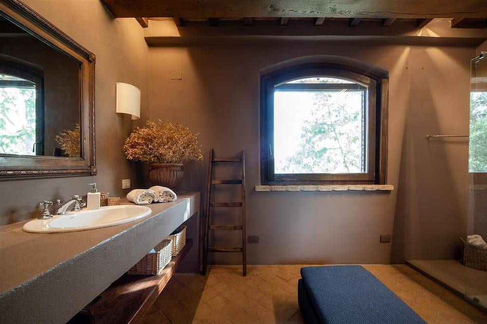 Luxuriöses Haus mit Pool, atemberaubender Blick auf Todi, bis zu 11 Betten in Massa Martana, Perugia Provinz