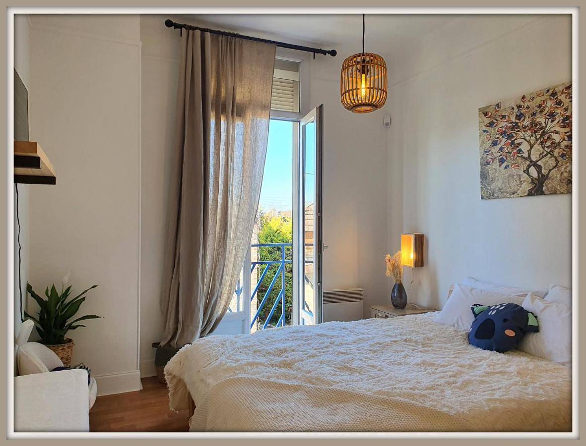 Appartement entier, Maison du Bonheur l Art de vivre à la française Logement entier avec parking in Sainte-Savine, Aube
