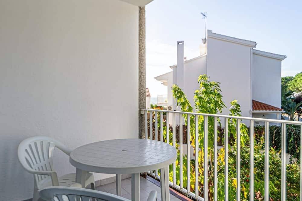 Apartamento entero, Apartamento con terraza en la playa a 10min tren in Sant Pol de Mar, Costa del Maresme