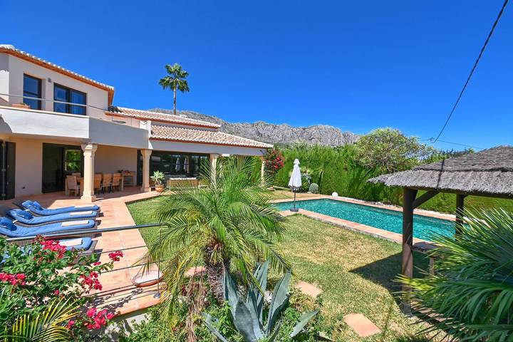 Casa rural para 4 personas, con Jardín y Piscina en Alcalalí