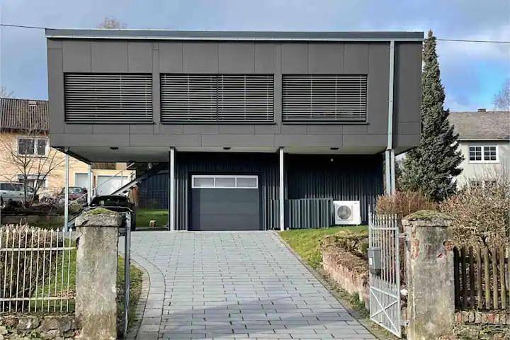 Ferienwohnung für 2 Personen, mit Ausblick und Balkon, kinderfreundlich in Peterswald-Löffelscheid